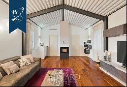 Luxury villa with an outbuilding, a pool and cultivated lands in the heart of Tuscany