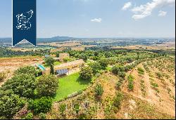 Countryside villa with a view of the sea of the Silver Coast for sale in Tuscany