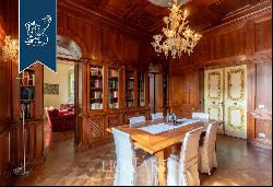 Luxury palace with elegant frescoes and a pool for sale in Umbria