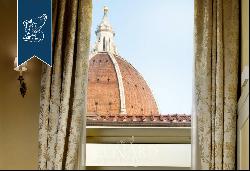 Lavish apartment with a panoramic view of Brunelleschi's Dome for sale in Palazzo Portinar