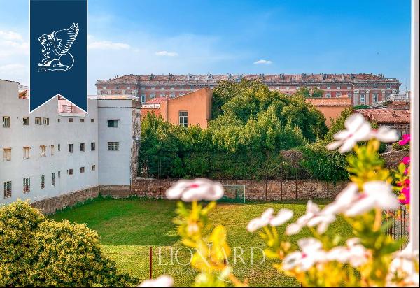 Stunning property with a porticoed terrace for sale in Caserta