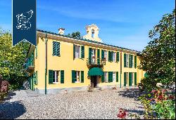 Wonderful historical estate with an outbuilding and two apartments inside over 3 hectares 