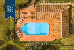Stunning property with a pool for sale on Siena's hills