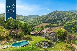 Luxury farmstead with a pool for sale in Emilia Romagna