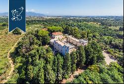 18th-century luxury villa for sale in the Tuscan countryside between Pisa and Livorno