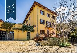 Charming villa for sale among the Tuscan hills