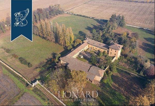 Estate with an ancient charm for sale just 20 km from Milan