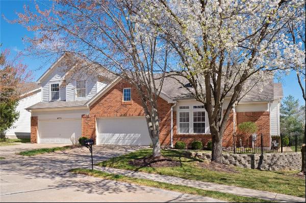 16771 Chesterfield Bluffs Circle, Chesterfield MO 63005