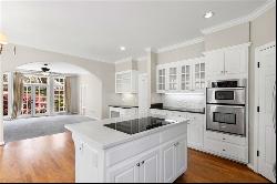 1058 Oakpointe Place, Dunwoody GA 30338