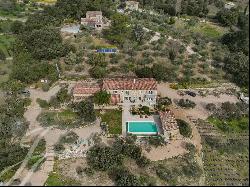 EXCEPTIONAL PROPERTY WITH LUBERON VIEW IN GORDES