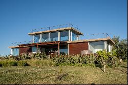 House with high quality standards in Laguna de los Cisnes.