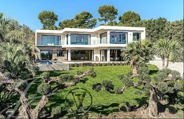 Superb modern villa for rent in Mougins