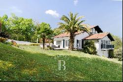 VILLEFRANQUE, 200 M² HOUSE WITH POOL