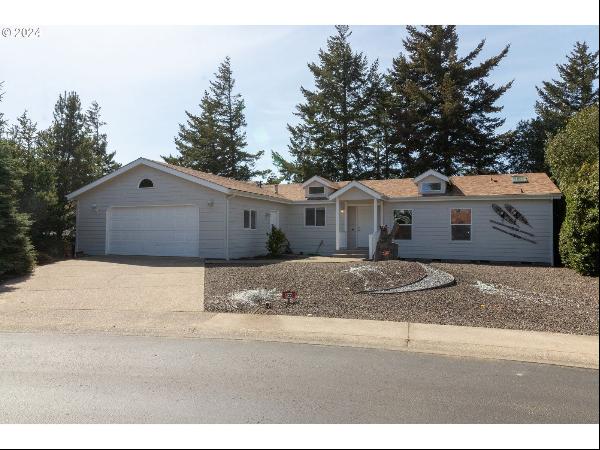 933 30th Way, Florence OR 97439