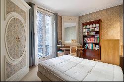 Paris 7th District – An elegant 3/4 bed apartment