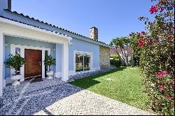 4 bedroom villa of 300m2, with garden and pool in Birre, Cascais