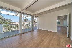 131 N Gale Dr Penthouse