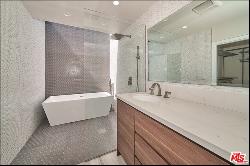 131 N Gale Dr Penthouse