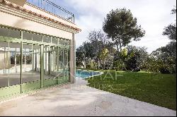 Property at the beggining of Cap d'Antibes/ Rostagne town center limit