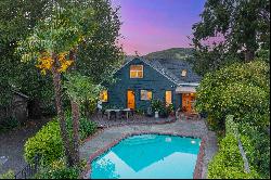 Charming Eastside 4 Bedroom with a Pool