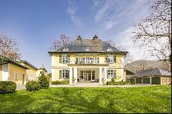 Impressive villa property directly situated at Lake Tegernsee