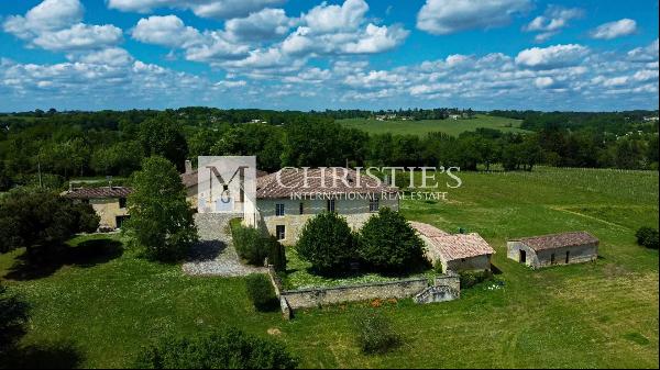 For sale remarkable property in one piece, 30 min from Bordeaux