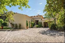 Ground floor villa for sale in Aix-en-Provence with apartment and swimming pool