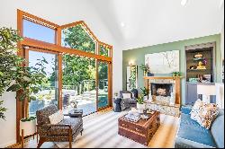 Airy View Home in Majestic Park-Like Location