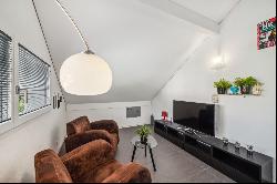 Contemporary villa with pool and sleek, minimalist design Contemporary villa with pool and sleek, minimalist design