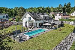 Contemporary villa with pool and sleek, minimalist design Contemporary villa with pool and sleek, minimalist design