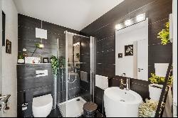 Contemporary villa with pool and sleek, minimalist design Contemporary villa with pool and sleek, minimalist design