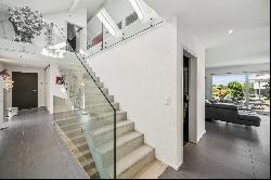 Contemporary villa with pool and sleek, minimalist design Contemporary villa with pool and sleek, minimalist design