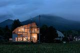 The Deformed Roof House of Furano
