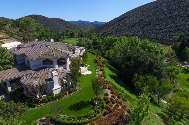 Lakers’ Anthony Davis lists West Lake mansion