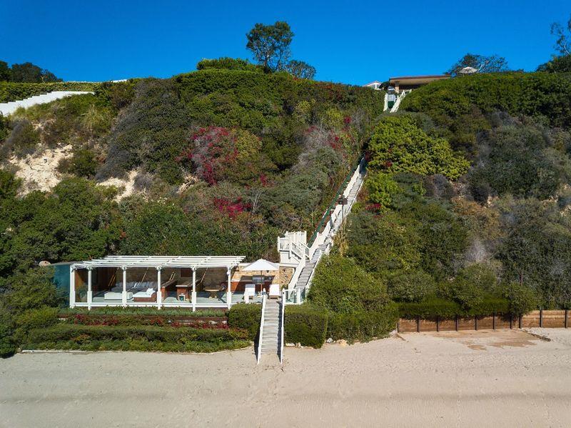 A Malibu Mansion With Its Own Funicular 