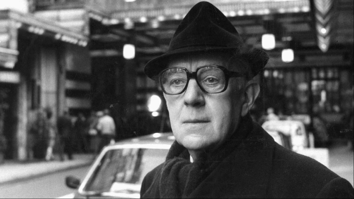 John le. Ле Карре. Джон Ле Карре фото. Алек Гиннесс. George Smiley.