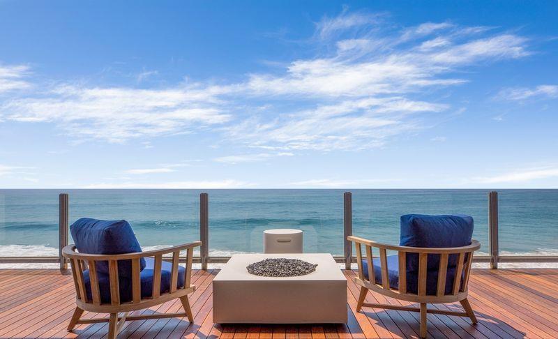 Matthew Perry lists his $14.95m Malibu beach house for sale