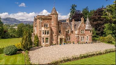 The £2.1m Scottish mansion complete with its own collection of pop art