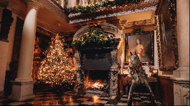 The beguiling Wimbledon mansion that makes the perfect Christmas setting