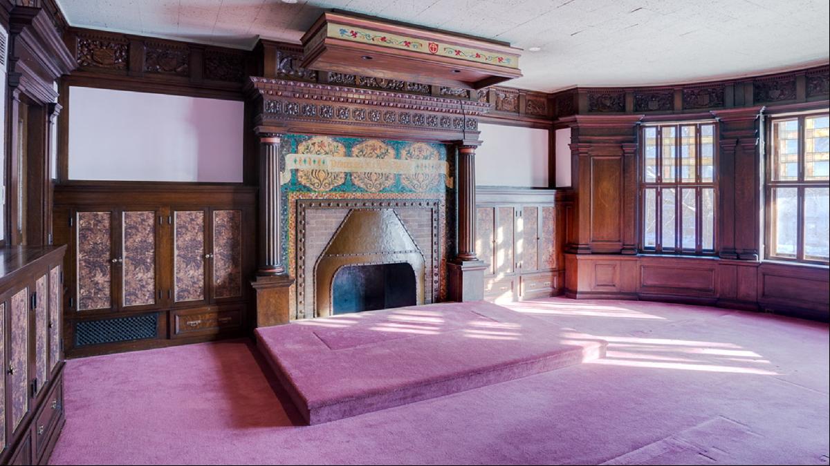 La mansión de la Edad Dorada con interiores teatrales de Louis Comfort Tiffany