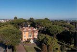 Gucci family two Italian villas ask for $16.4M