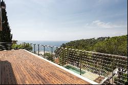 Wonderful newly built villa with sea views