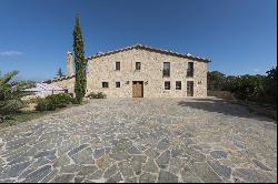 Fully restored farmhouse surrounded by peace and quiet