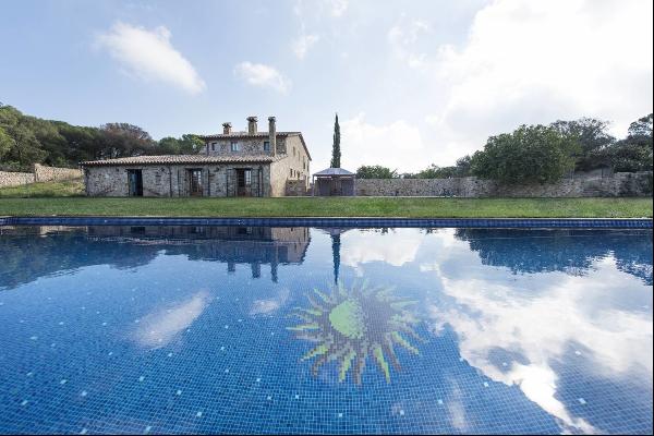 Fully restored farmhouse surrounded by peace and quiet