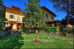 MANOR VILLA FOR SALE CHIANTI CLASSICO FLORENCE TUSCANY