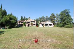 Umbria - OLD FARMHOUSE FOR SALE WITH POOL AND GARDEN IN UMBRIA