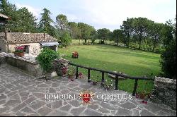 Umbria - OLD FARMHOUSE FOR SALE WITH POOL AND GARDEN IN UMBRIA