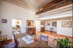 Florence - LUXURY APARTMENT FOR SALE IN HISTORIC VILLA, FIESOLE