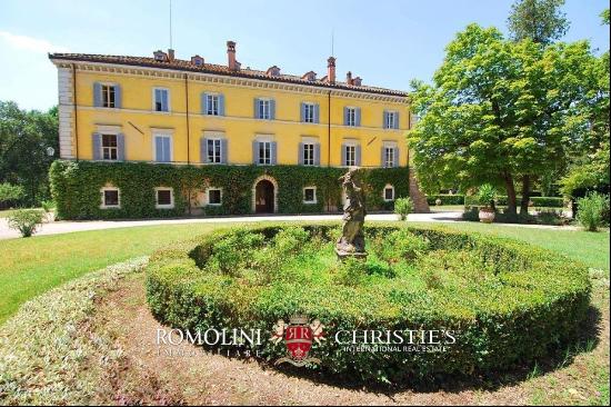 HISTORICAL NOBLE VILLA FOR SALE IN PERUGIA UMBRIA