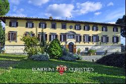 Chianti Classico - HAMLET WITH WINERY, HORSE RIDING CENTRE AND TENNIS COURT FOR SALE IN T